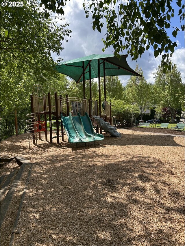2107 NW Village Cir, Portland, OR 97229 - view of communal playground