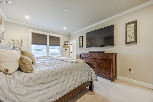 bedroom featuring light carpet, baseboards, crown molding, and recessed lighting