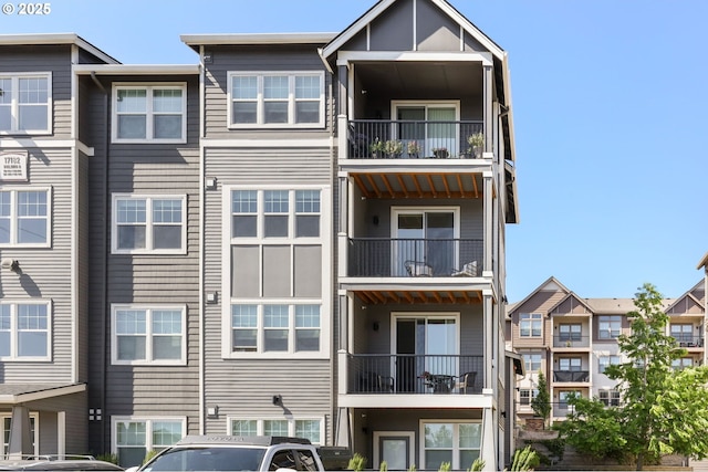 17182 SW Appledale Rd Unit 302, Beaverton, OR 97007 - rear view of house
