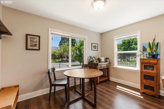 2185 Laurel Ave, Salem, OR 97301 - dining area with baseboards and dark wood-style floors