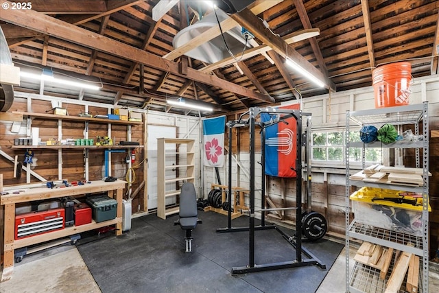 2185 Laurel Ave, Salem, OR 97301 - workout area featuring a workshop area and lofted ceiling