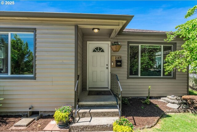 2185 Laurel Ave, Salem, OR 97301 - view of property entrance