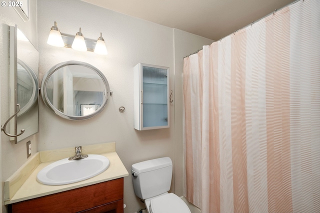1910 SW 18th Ave Unit 34, Portland, OR 97201 - full bath with vanity and curtained shower