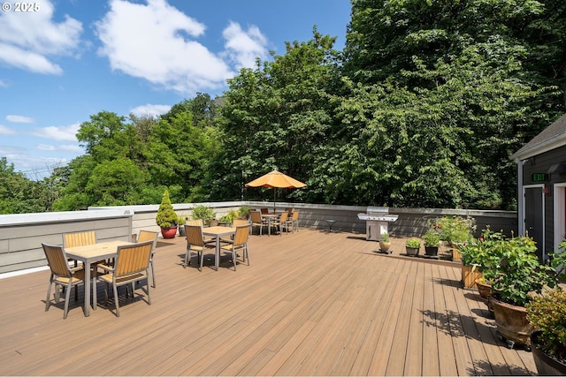 1910 SW 18th Ave Unit 34, Portland, OR 97201 - deck with outdoor dining area and area for grilling