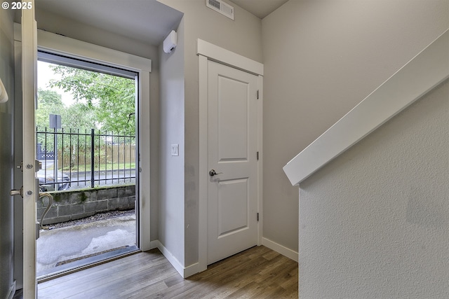475 NE Liberty Ave, Gresham, OR 97030 - foyer entrance with wood finished floors and baseboards
