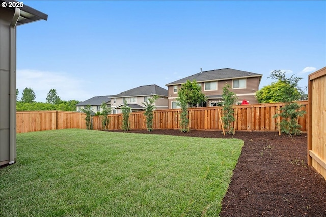 750 N V St, Washougal, WA 98671 - view of yard