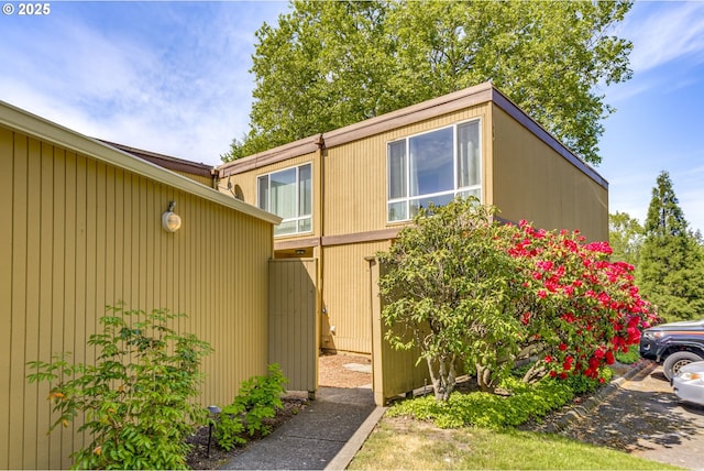 1745 NW Lakeway Ln, Beaverton, OR 97006 - view of home's exterior