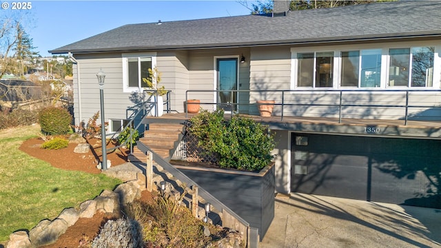 view of front of house featuring a garage