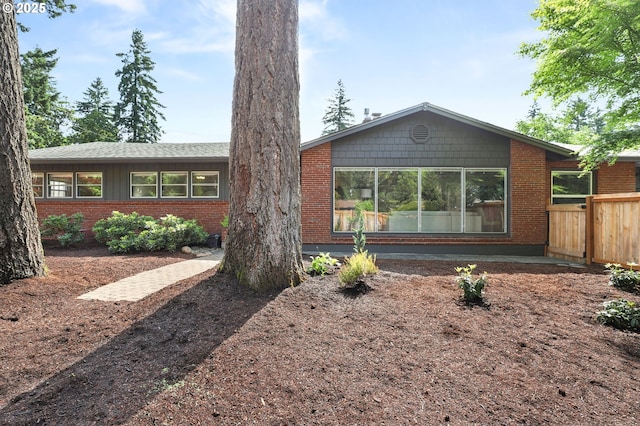 819 SE 98th Ave, Vancouver, WA 98664 - view of front of home with brick siding