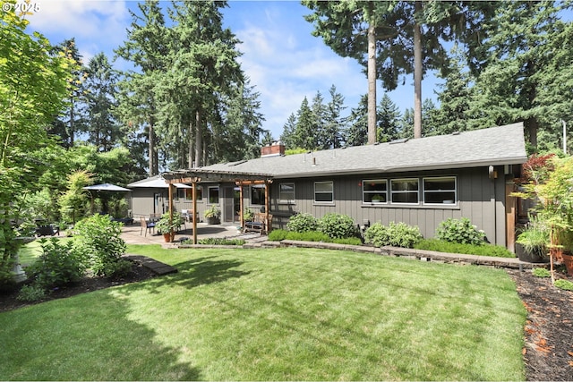 819 SE 98th Ave, Vancouver, WA 98664 - view of front facade featuring a patio area, a chimney, and a front yard