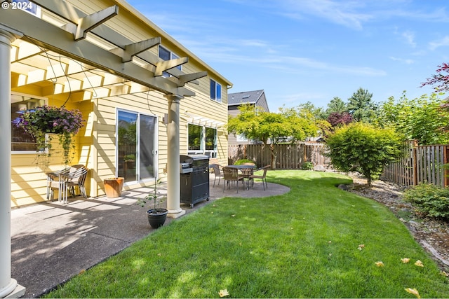 view of yard with a patio