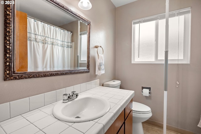 15870 SW Royalty Pkwy, King City, OR 97224 - full bath with toilet and vanity