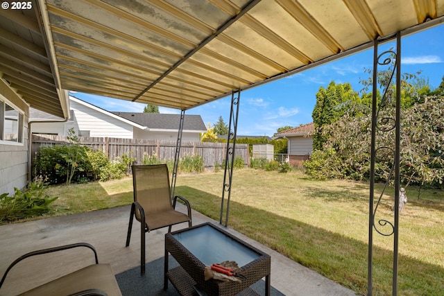 15870 SW Royalty Pkwy, King City, OR 97224 - fenced backyard featuring a patio