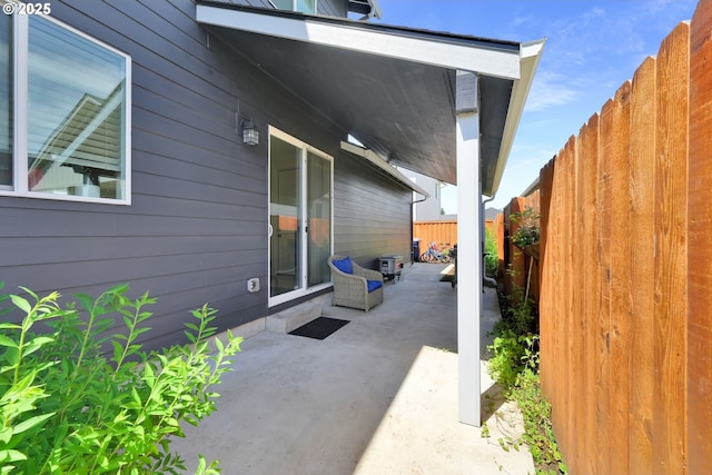 1723 Dotie Dr, Springfield, OR 97477 - fenced backyard with a patio