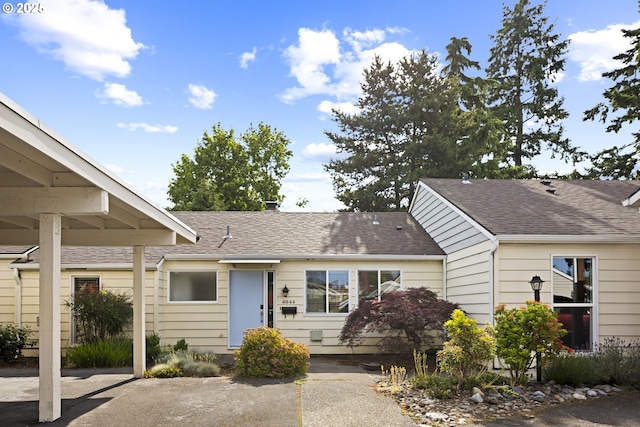 4844 SW Wembley Pl, Beaverton, OR 97005 - ranch-style house with roof with shingles
