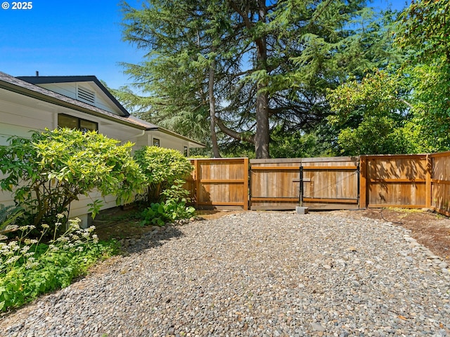 3440 SW 100th Ave, Portland, OR 97225 - view of yard featuring a gate