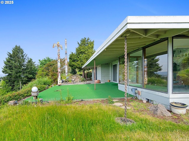 6002 E Evergreen Blvd, Vancouver, WA 98661 - view of yard featuring a putting area