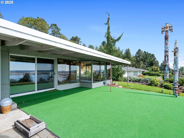 6002 E Evergreen Blvd, Vancouver, WA 98661 - view of yard with an area to practice putting