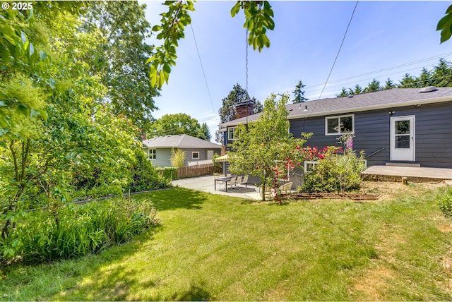 6220 SW 45th Ave, Portland, OR 97221 - view of yard with a patio area