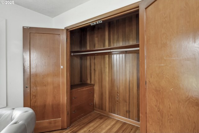 421 SE 141st Ave, Portland, OR 97233 - view of closet