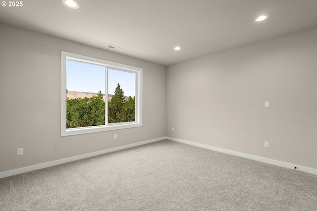 1405 Gordon Ct, The Dalles, OR 97058 - unfurnished room featuring recessed lighting and carpet floors