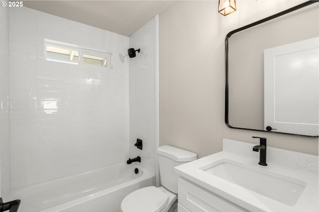 1405 Gordon Ct, The Dalles, OR 97058 - full bath featuring vanity and washtub / shower combination