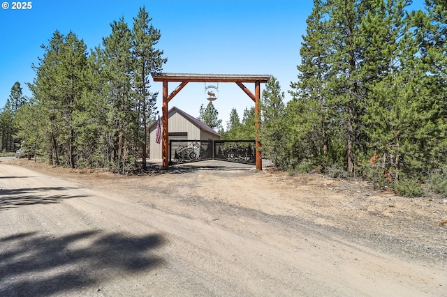 123604 Muttonchop St, Crescent Lake, OR 97733 - view of road featuring a pole building