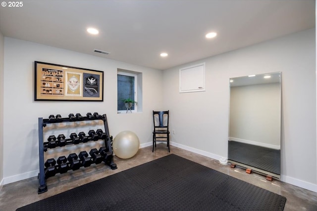 workout room with baseboards, recessed lighting, and visible vents