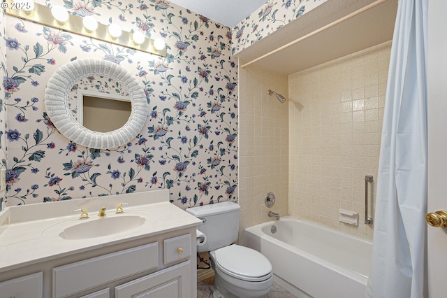 7785 SW Fairway Dr, Wilsonville, OR 97070 - bathroom with wallpapered walls, shower / tub combo with curtain, toilet, and vanity