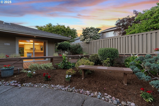 7785 SW Fairway Dr, Wilsonville, OR 97070 - view of yard at dusk