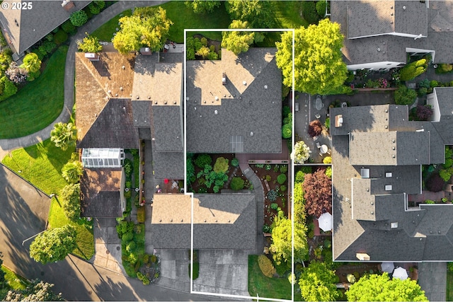 7785 SW Fairway Dr, Wilsonville, OR 97070 - aerial view of residential area featuring property parcel outlined