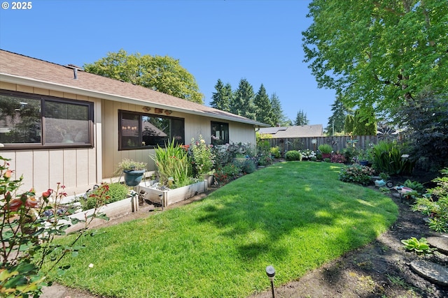 11820 SW Reid Ct, Beaverton, OR 97008 - view of yard with a garden