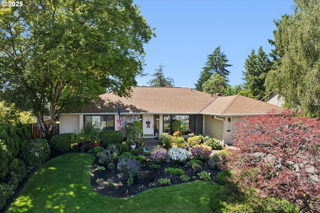 11820 SW Reid Ct, Beaverton, OR 97008 - ranch-style house featuring a front lawn and a shingled roof