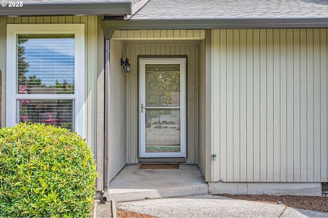14905 SE Stevenson Dr, Vancouver, WA 98683 - doorway to property featuring a shingled roof