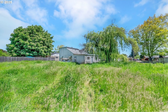 2134 Minnesota St, Eugene, OR 97402 - view of yard featuring fence