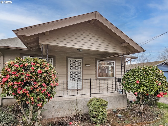 view of front of house featuring a porch