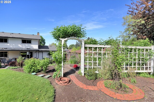 view of yard featuring fence