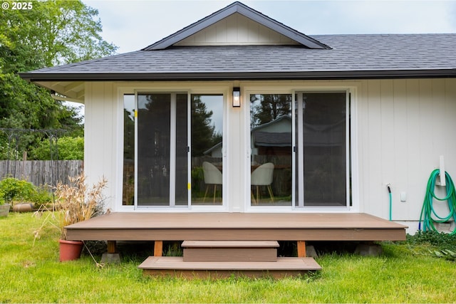 4045 Spruce St, Florence, OR 97439 - rear view of house featuring a shingled roof
