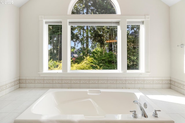 16273 Barlow Dr, Oregon City, OR 97045 - bathroom with vaulted ceiling and a bath
