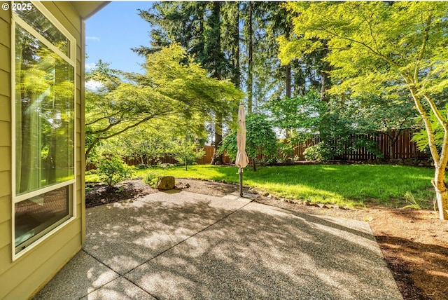 16273 Barlow Dr, Oregon City, OR 97045 - fenced backyard featuring a patio