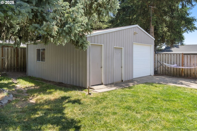 2408 N College St, Newberg, OR 97132 - view of outdoor structure featuring concrete driveway