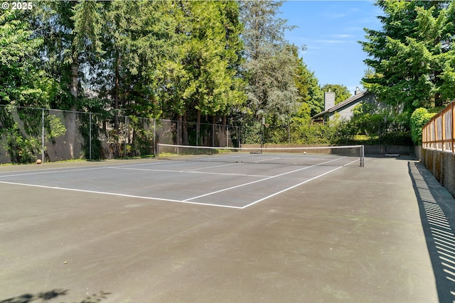 511 SW Colony Dr, Portland, OR 97219 - view of tennis court featuring community basketball court