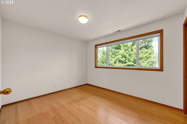 4095 Eddystone Pl, Eugene, OR 97404 - empty room featuring light wood-style floors and baseboards
