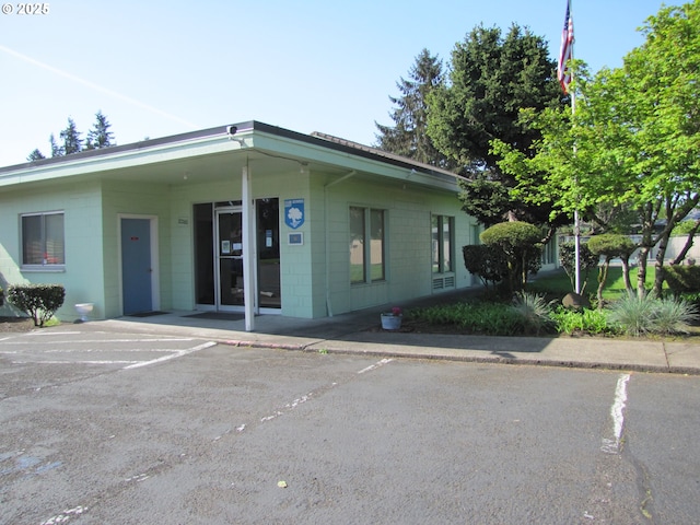 view of front of property