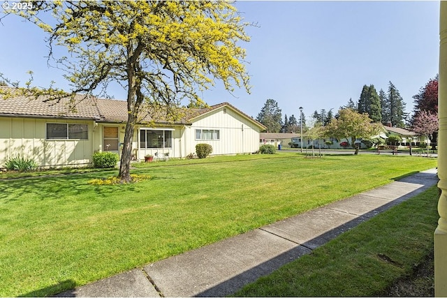 12395 SE Main St, Portland, OR 97233 - view of green lawn