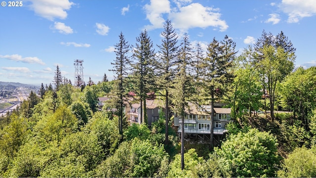 aerial view of property and surrounding area