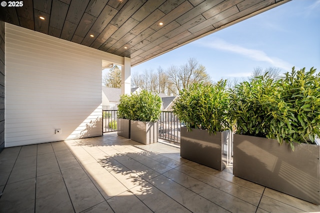 5100 S St, Washougal, WA 98671 - view of patio featuring a balcony