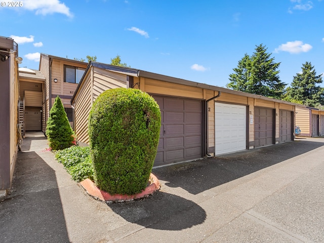 619 SE 121st Ave Unit 23, Vancouver, WA 98683 - view of garage