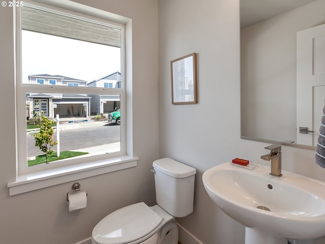 13847 SW Sabrina Ave, Tigard, OR 97140 - bathroom with a sink and toilet