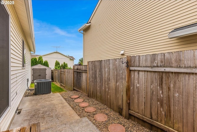 59546 Catarin St, Saint Helens, OR 97051 - fenced backyard with a shed and a patio